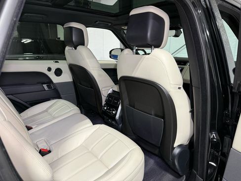 Used 2020 Land Rover Range Rover Sport HSE image 32