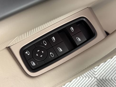 Used 2025 Porsche Taycan 4 Cross Turismo image 13