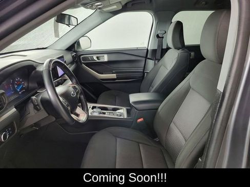 Used 2023 Ford Explorer XLT image 13