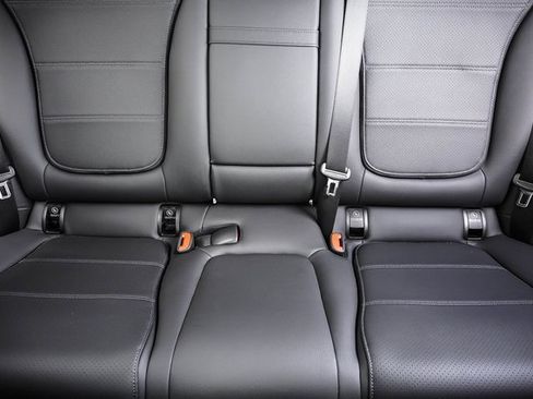 Used 2025 Mercedes-Benz GLC 350e 4MATIC image 19