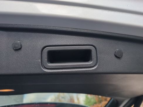 Used 2022 Nissan Pathfinder Platinum w/ Cargo Package image 10