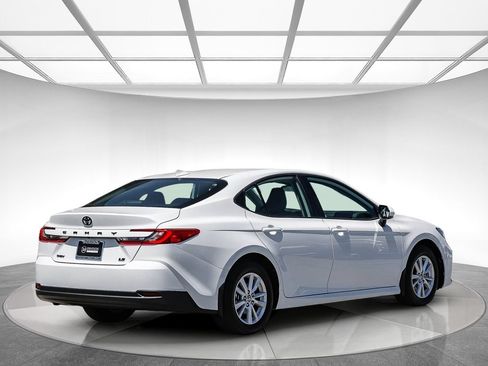 Used 2026 Toyota Camry LE FWD image 4