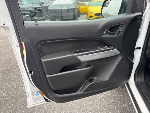 Used 2022 Chevrolet Colorado LT w/ Fleet Safety Package image 21