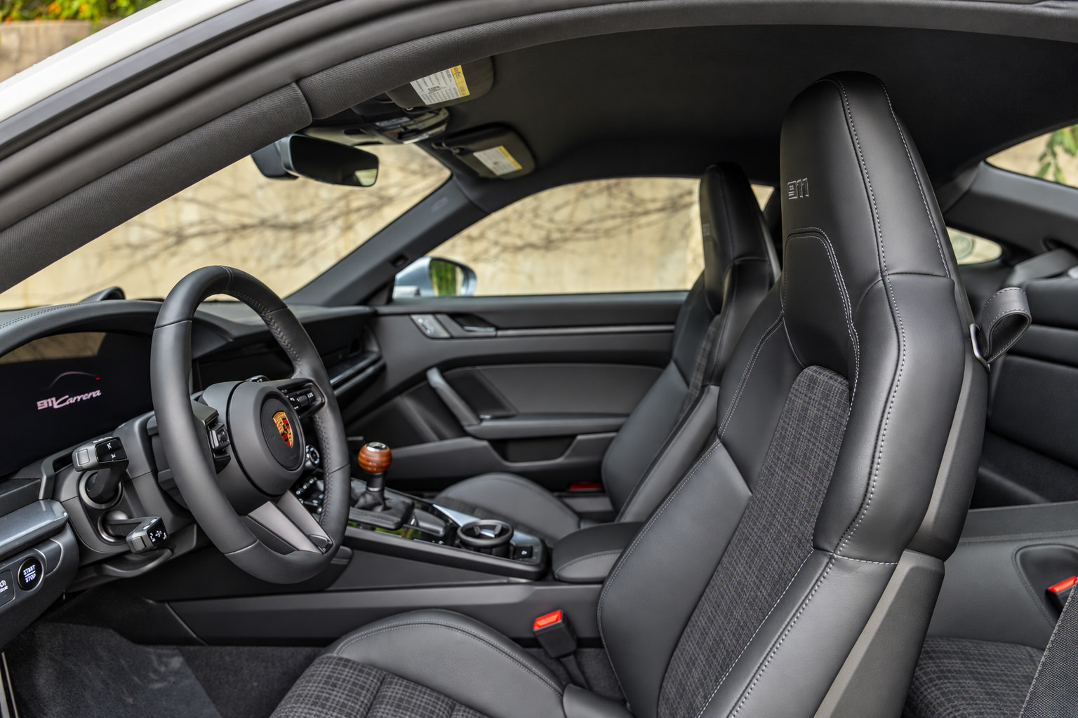 Used 2025 Porsche 911 Carrera RWD image 13