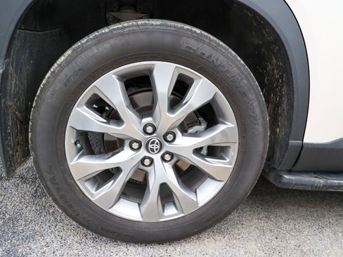 Certified 2024 Toyota Grand Highlander FWD image 13