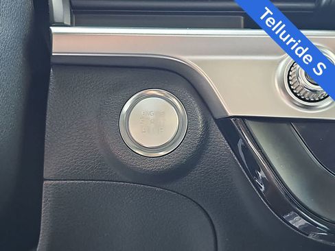 Used 2025 Kia Telluride S AWD/4WD image 24