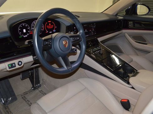 Certified 2025 Porsche Panamera image 4