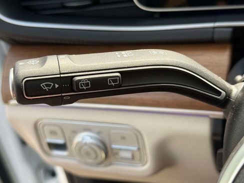 Used 2023 Mercedes-Benz GLS 450 4MATIC image 30