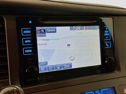 Used 2017 Toyota Sienna XLE w/ XLE Navigation Package FWD image 22