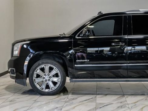 Used 2015 GMC Yukon Denali w/ Touring Package AWD/4WD image 18
