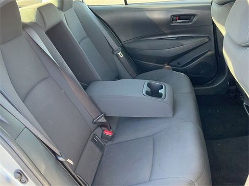 Used 2022 Toyota Corolla LE image 16