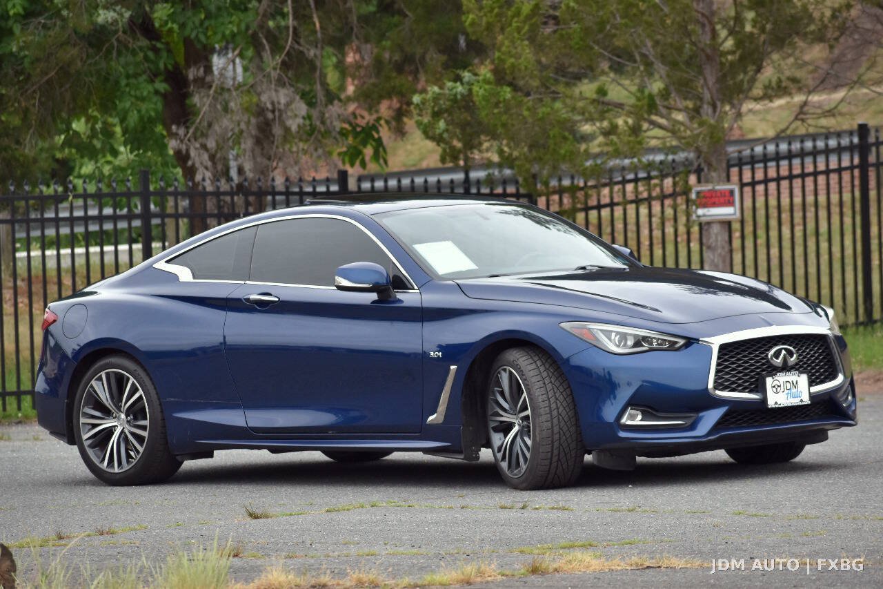 Used 2018 INFINITI Q60 3.0t Luxe w/ Sensory Package 3.0T Luxe AWD/4WD image 4