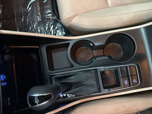 Used 2017 Hyundai Tucson SE image 18