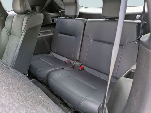 Used 2025 Mitsubishi Outlander SE FWD image 16