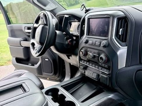 Used 2020 Chevrolet Silverado 1500 LTZ w/ LTZ Premium Package AWD/4WD image 4