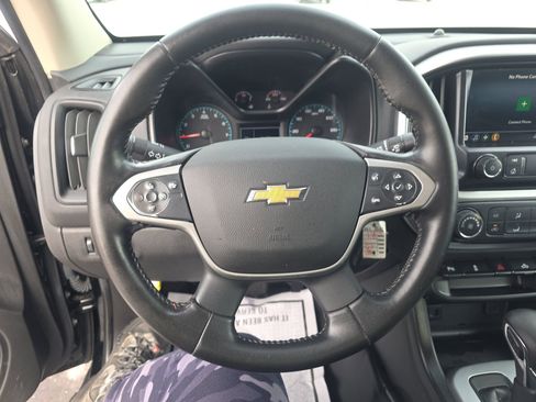 Used 2022 Chevrolet Colorado LT w/ Fleet Safety Package image 18