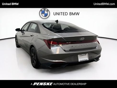 Used 2022 Hyundai Elantra SEL w/ Convenience Package FWD image 7