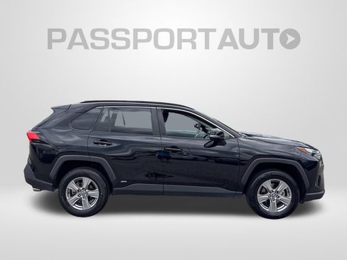 Used 2024 Toyota RAV4 LE AWD/4WD image 9
