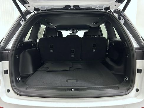 New 2025 Jeep Grand Cherokee Limited image 9