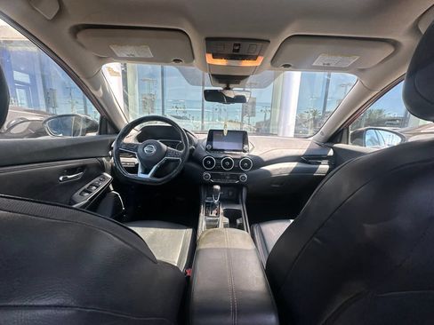 Used 2022 Nissan Sentra SR w/ SR Premium Package FWD image 13