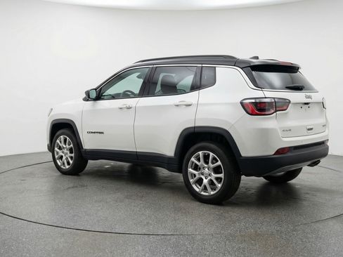 Used 2025 Jeep Compass Limited AWD/4WD image 6