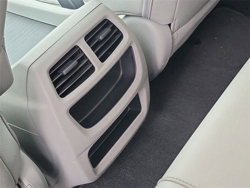 Used 2022 Honda Ridgeline RTL image 11