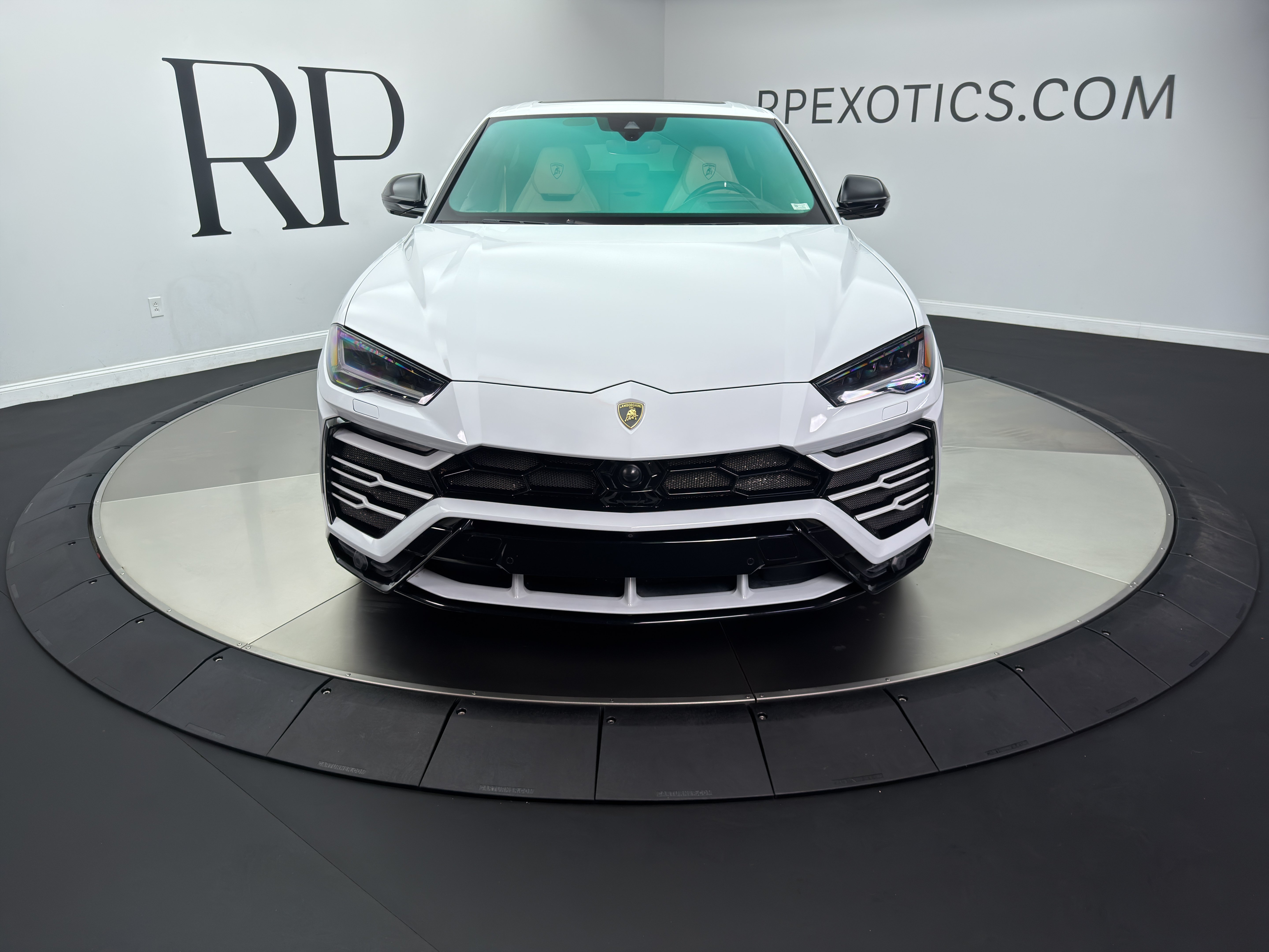 Used 2019 Lamborghini Urus AWD/4WD image 21