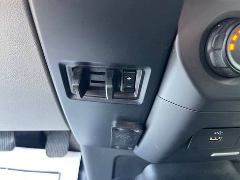 Used 2017 Ford F150 XL w/ Equipment Group 101A Mid AWD/4WD image 39