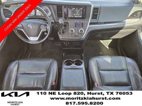 Used 2017 Toyota Sienna SE FWD image 5