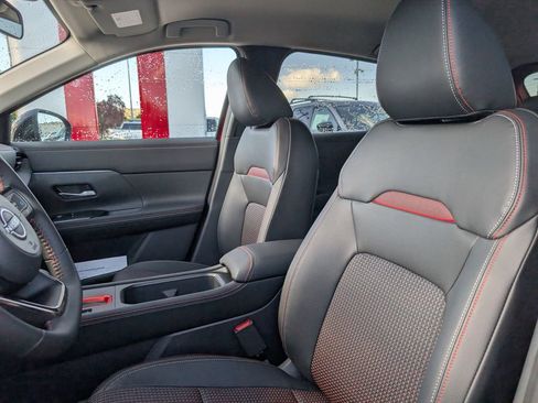 New 2026 Nissan Kicks SR AWD/4WD image 6