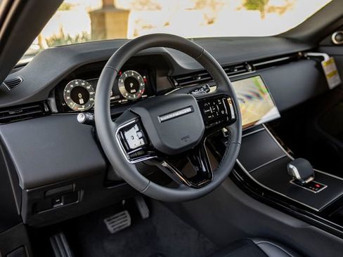 Used 2026 Land Rover Range Rover Evoque S AWD/4WD image 16