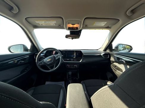 Used 2024 Chevrolet TrailBlazer LS w/ LS Convenience Package FWD image 13