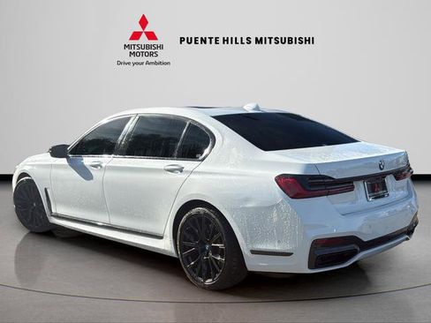 Used 2022 BMW 740i w/ M Sport Package image 7