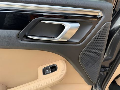 Used 2021 Porsche Macan S image 59