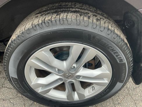 Used 2012 Nissan Rogue SV image 18