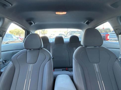 Used 2026 Hyundai Elantra Hybrid image 15