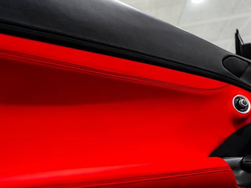 Used 2020 Ferrari Portofino RWD image 32