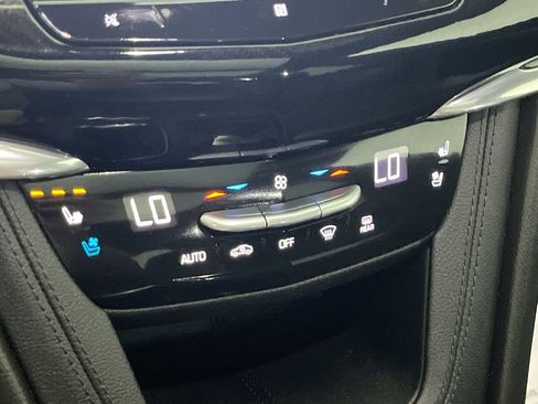 Used 2020 Cadillac XT6 Sport AWD/4WD image 23