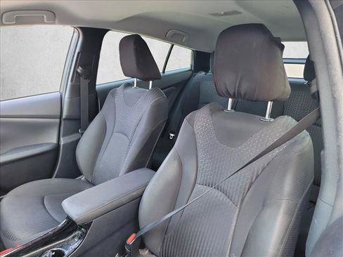 Used 2017 Toyota Prius Three FWD image 9