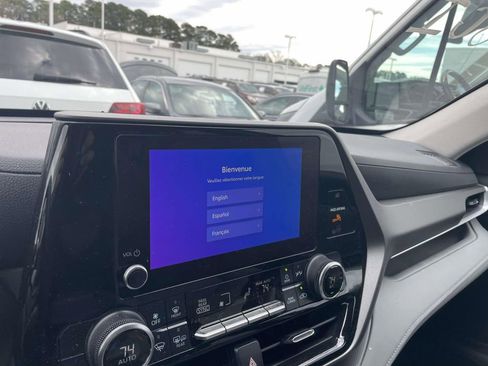 Used 2024 Toyota Highlander LE image 39