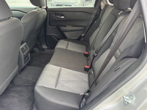 Used 2025 Nissan Rogue SV image 9