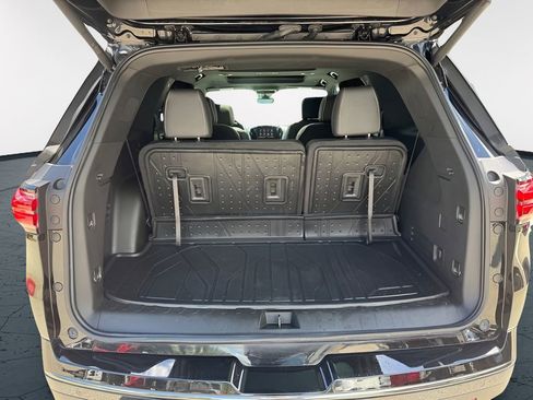 Used 2022 Chevrolet Traverse Premier w/ Redline Edition AWD/4WD image 5