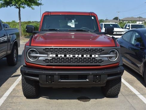 Used 2024 Ford Bronco Badlands AWD/4WD image 2