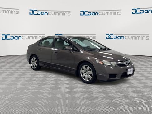 Used 2011 Honda Civic LX image 2