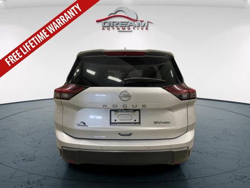 Used 2024 Nissan Rogue SV AWD/4WD image 17
