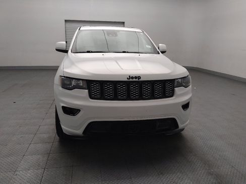 Used 2020 Jeep Grand Cherokee Altitude RWD image 14
