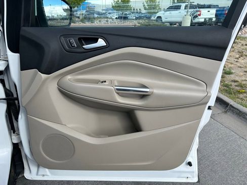 Used 2018 Ford Escape SE image 29