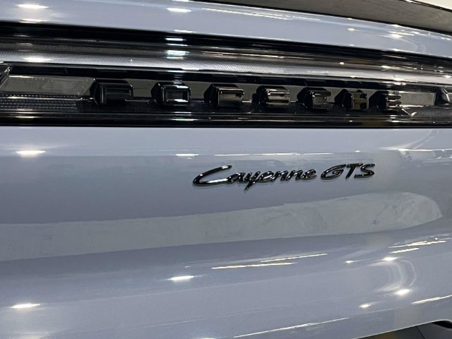Certified 2025 Porsche Cayenne GTS AWD/4WD image 12