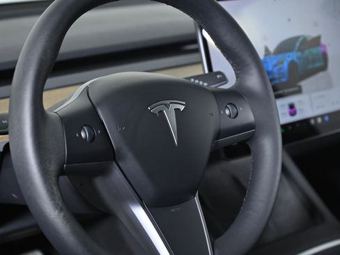 Used 2023 Tesla Model 3 Performance image 12