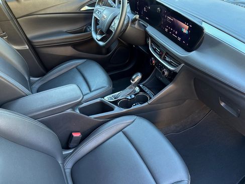 Used 2024 Buick Encore GX Sport Touring image 19